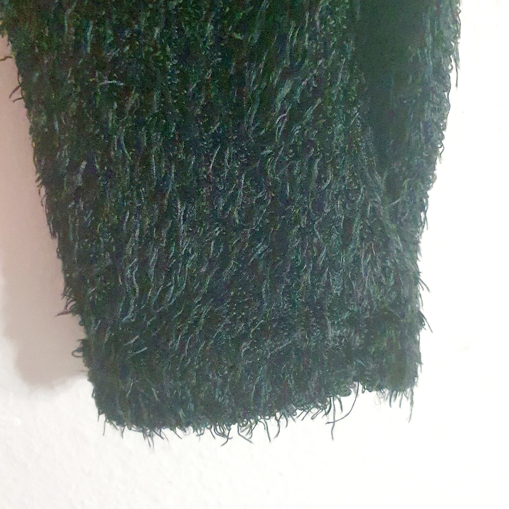 💥Fluffy Black Long Sleeve Crew Neck Cropped Top - Picture 8 of 9